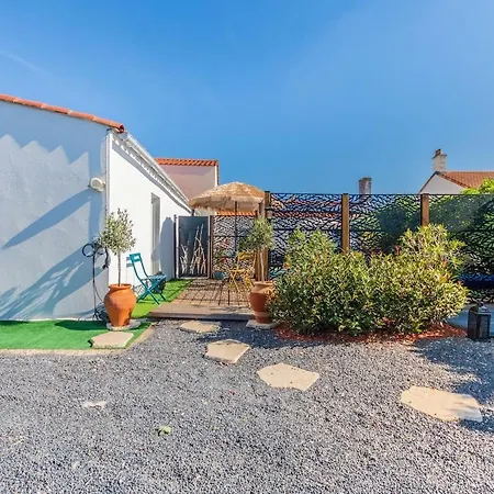 Neuf & Cosy, Piscine A Debordement Chauffee Apartment *